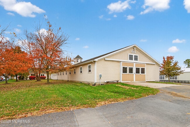 Building Photo - 52 Hill Rd