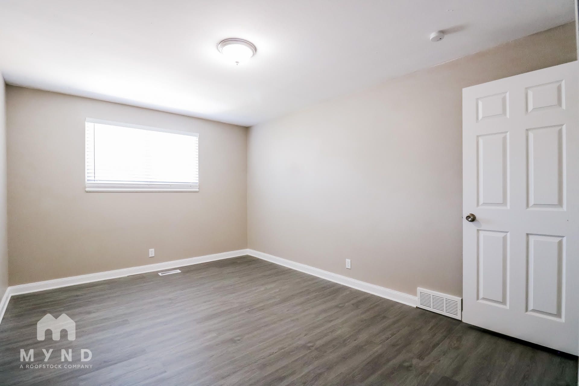 Building Photo - 5888 W Cilma Dr