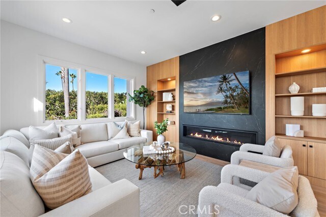 Building Photo - 84 Sidney Bay Dr