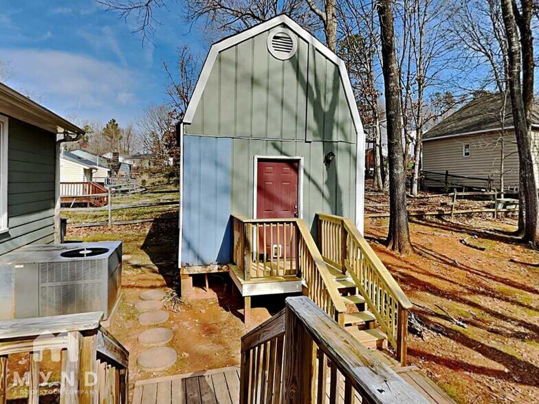 Building Photo - 7954 Tiburon Cir