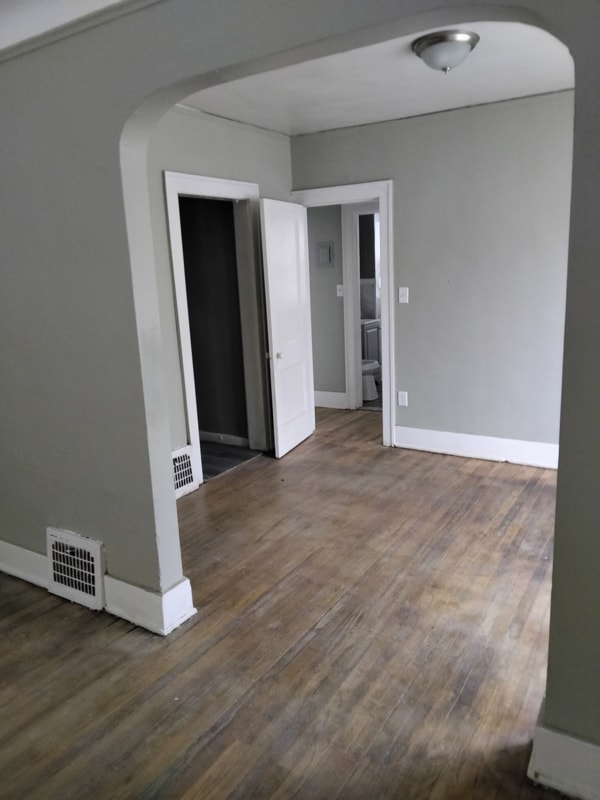 Building Photo - 19265 Riopelle St