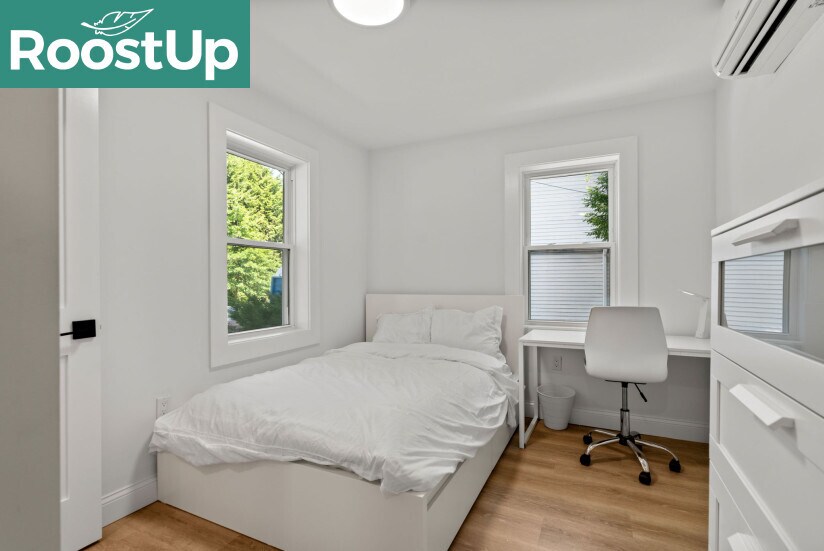 Building Photo - RoostUp Furnished Private Bedroom with Pri...