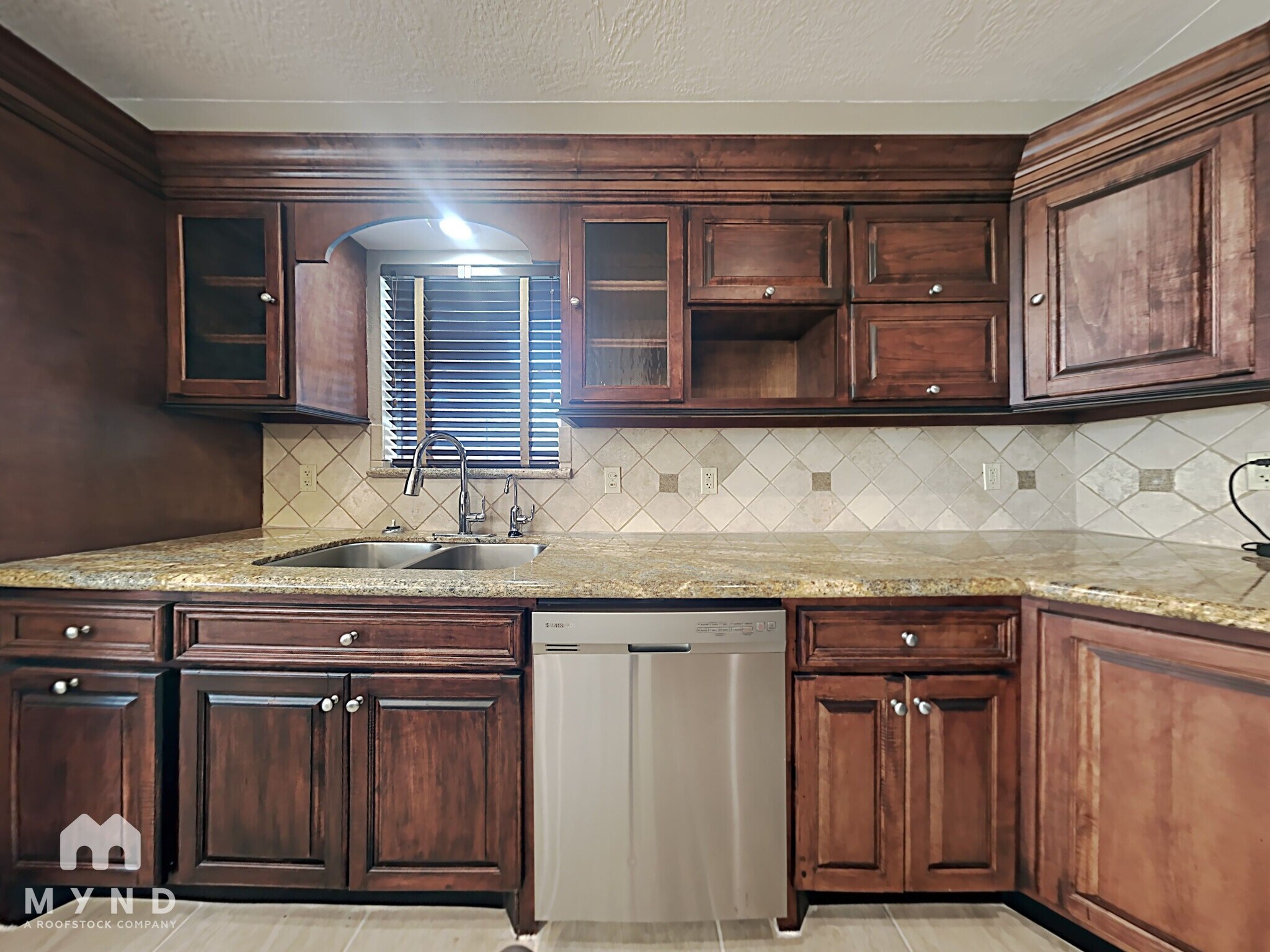 Building Photo - 3219 Glen Spring Dr