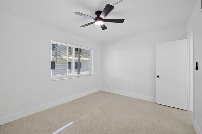 Building Photo - 1821 Middle River Dr