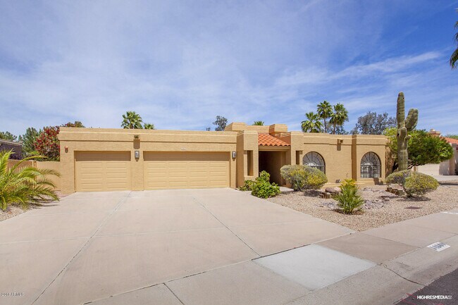 Primary Photo - 10860 E San Salvador Dr