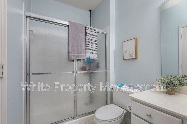 Building Photo - 17135 Red Feather Dr