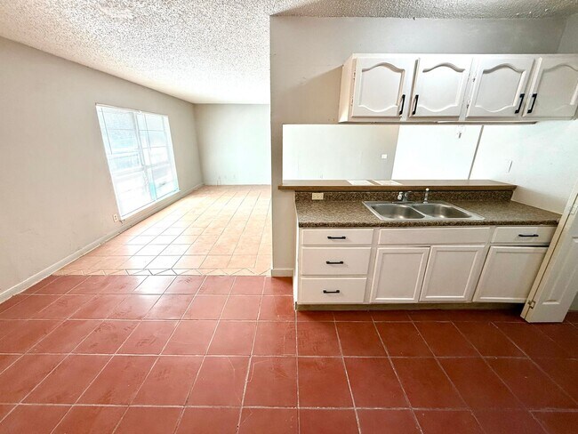 Building Photo - 7806 Winsford Dr