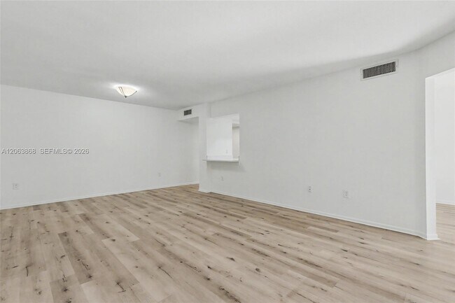 Building Photo - 1410 Sheridan St