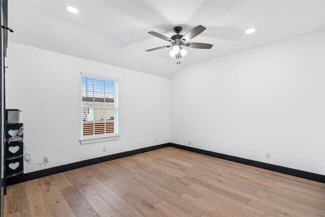 Building Photo - 1244 Rd 5705