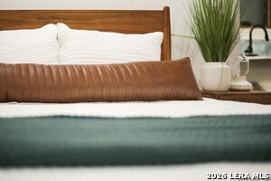 Building Photo - 325 Montana St