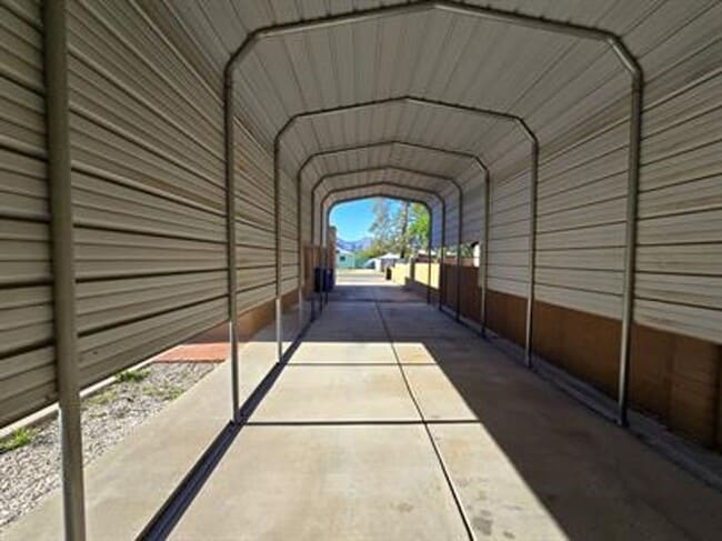 Building Photo - Spacious 3 bedroom/ 2 bath home with R/V parking