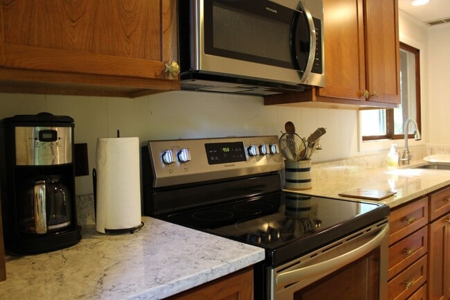 Building Photo - **WINTER RENTAL** Adorable Meredith Chalet...