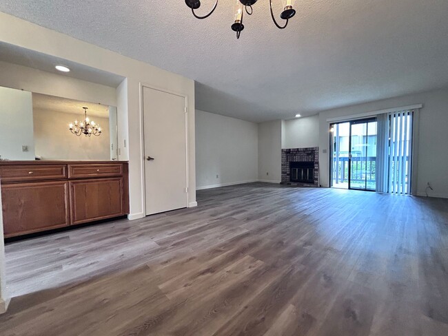 Building Photo - Two Bedroom 2.5 Bathroom Condo in Citrus H...