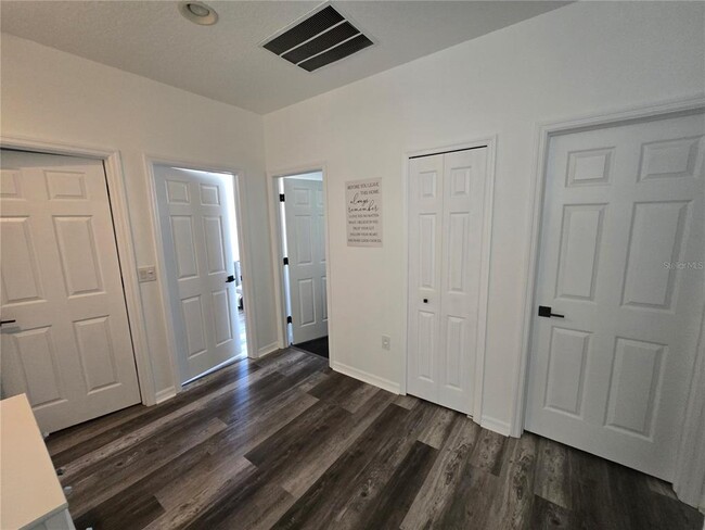 Building Photo - 8111 Santa Rosa Ct