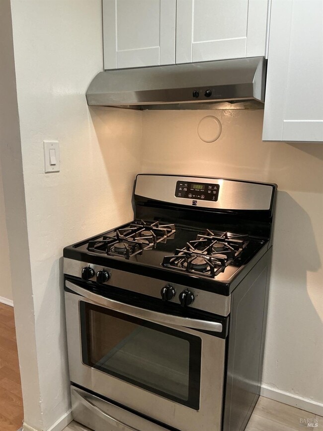 Building Photo - 212 S E St