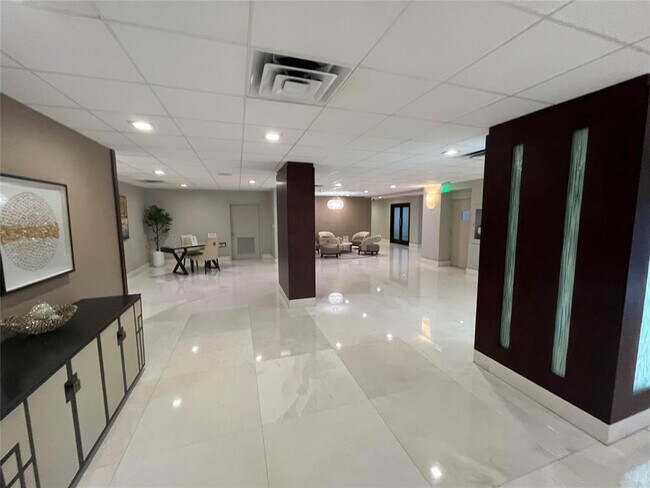 Building Photo - 3500 Galt Ocean Dr