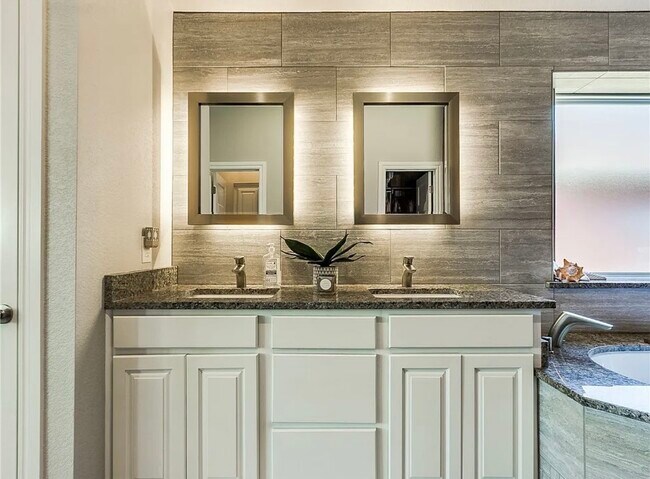 Building Photo - 10704 NW 32nd St