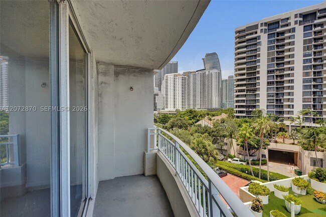 Building Photo - 770 Claughton Island Dr