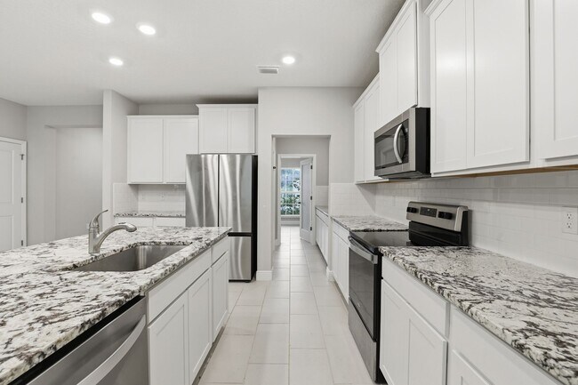 Building Photo - Finley Woods 4 bedroom 3 bath.