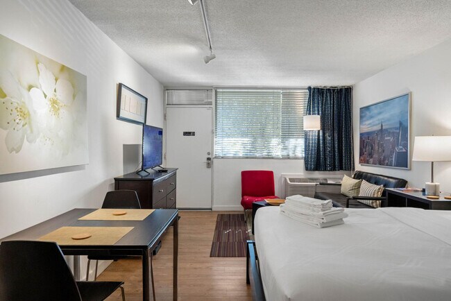 Building Photo - 47 5th St NE