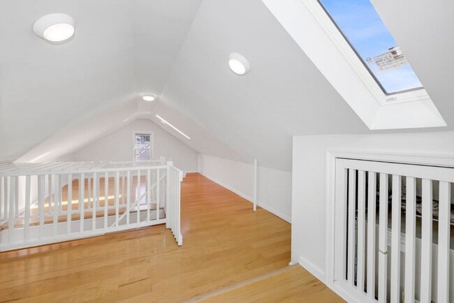 Building Photo - 4 Bed 4 Bath - Bethesda Expanded Colonial - One Car Garage