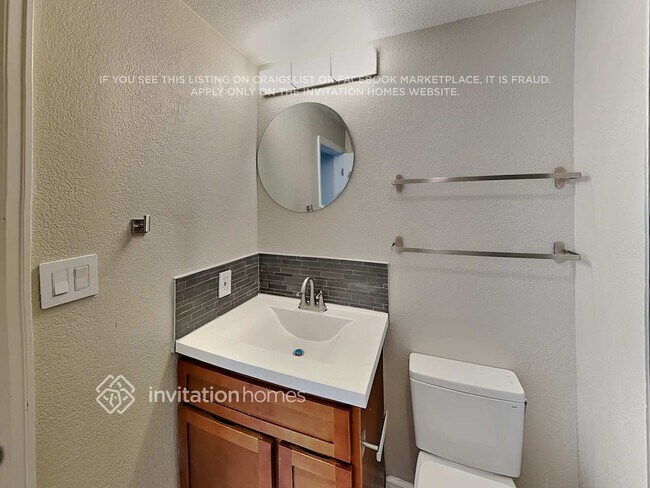 Building Photo - 1415 S Depew St