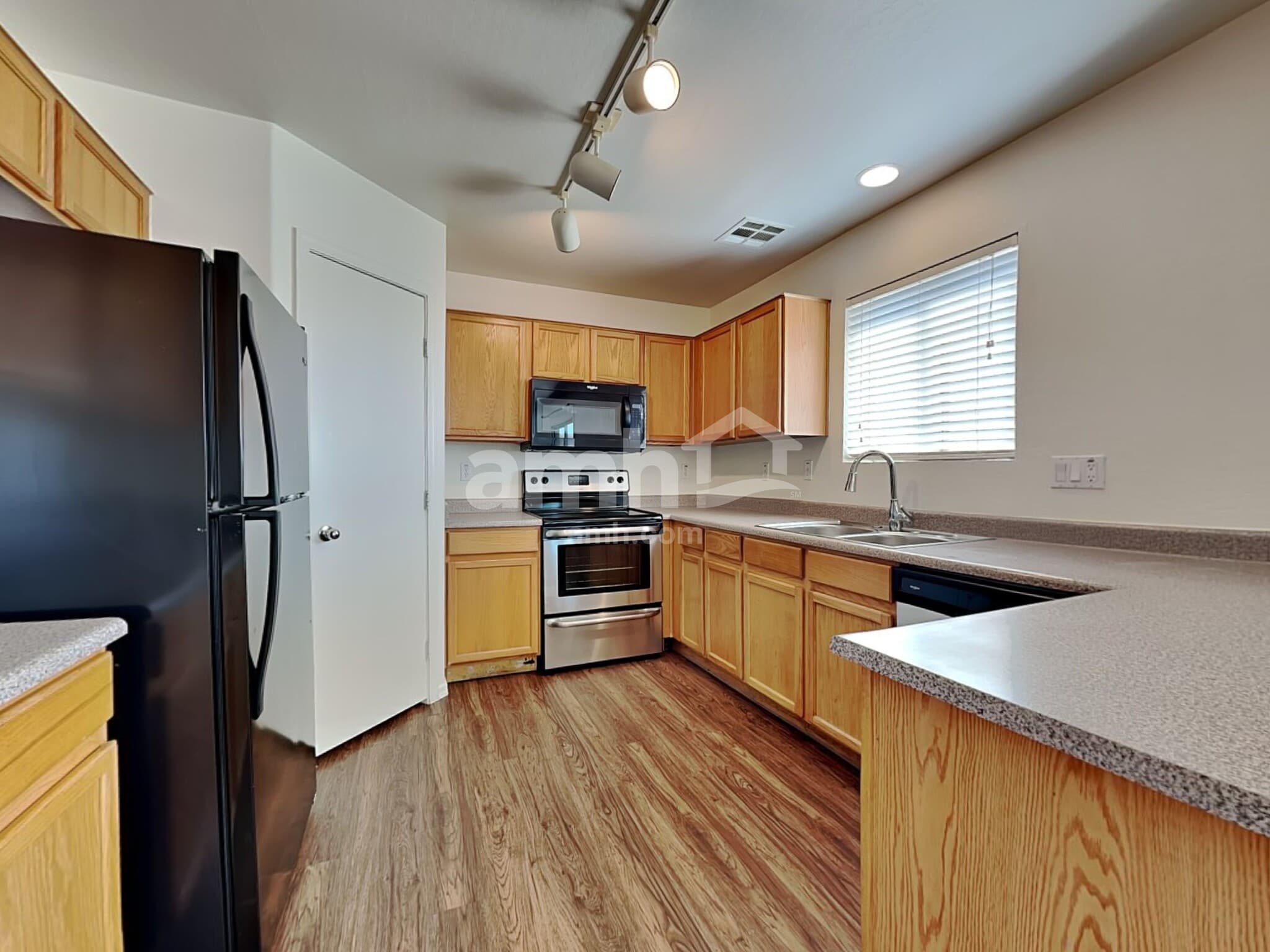 Building Photo - 6727 W Desert Ln