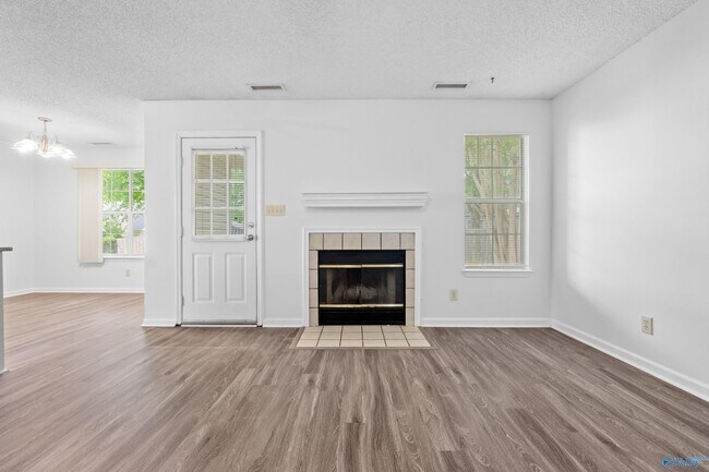 Building Photo - 113 Fernwood Cir