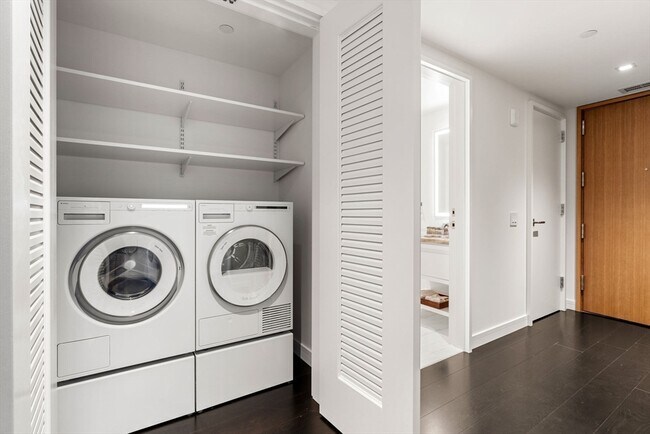 Building Photo - 150 Seaport Blvd