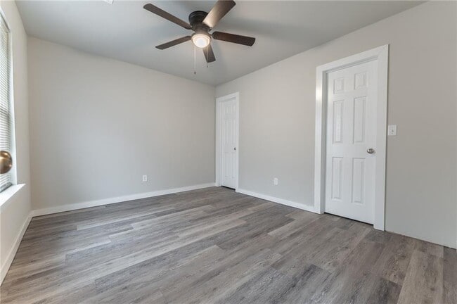 Building Photo - 1370 N Porter Rd