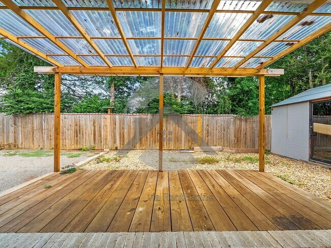 Building Photo - 1725 Rohan Cir