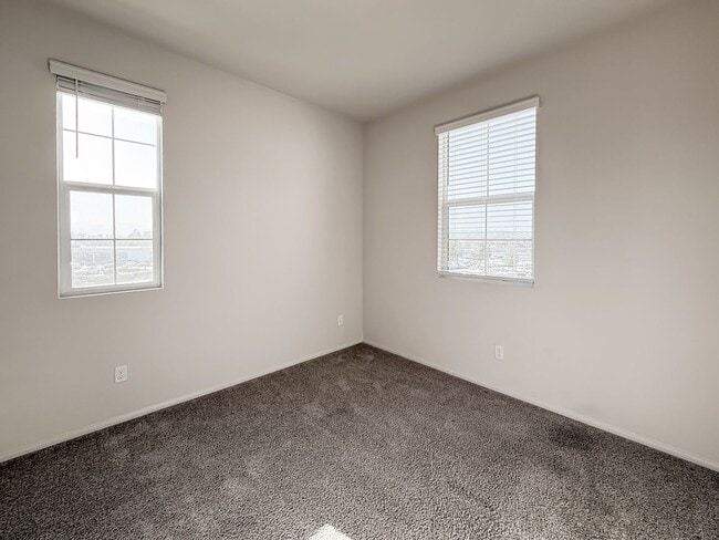 Building Photo - ~ AVAILABLE NOW ~ New Construction Home for Rent in the NEW Heirloom Farms Community in Temecula!