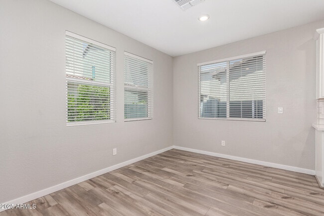 Building Photo - 4833 S Ferric