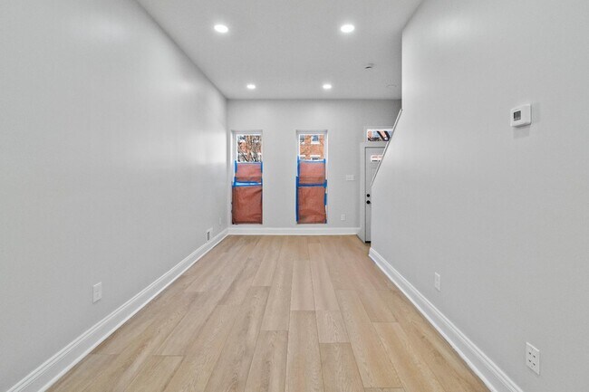 Building Photo - 524 N Pulaski St