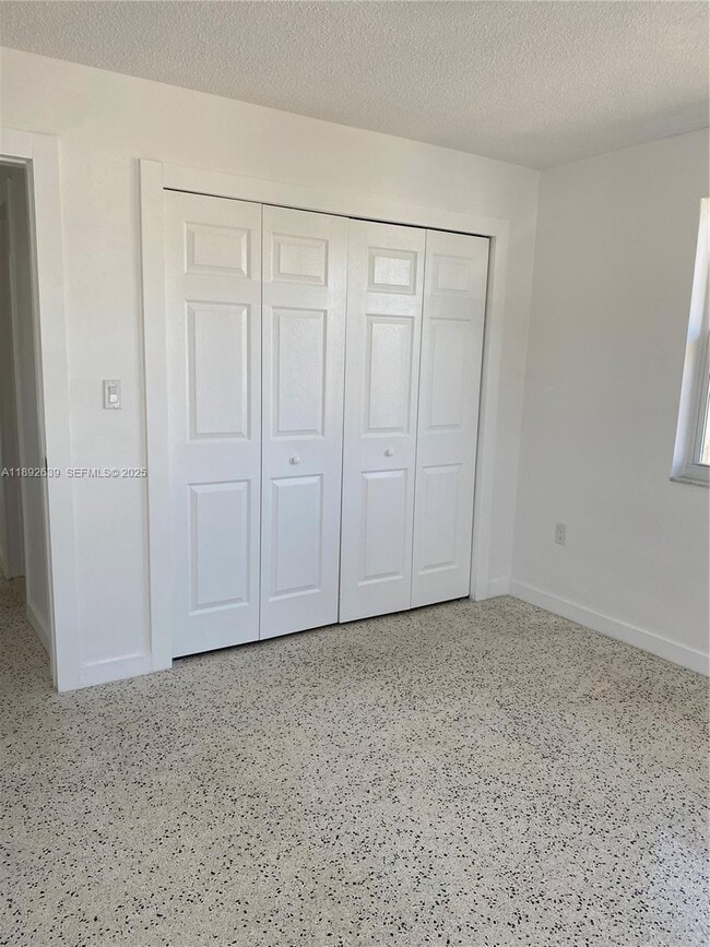 Building Photo - 2250 SW 69th Ave