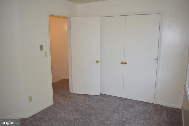 Building Photo - 945 Orchard Dr