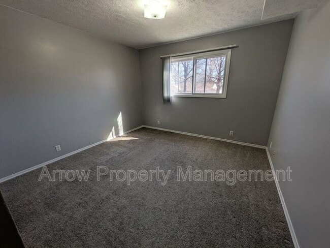 Building Photo - 1725 N Iowa Ave