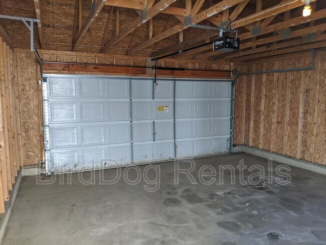 Building Photo - 1848 Village Ridge Ln