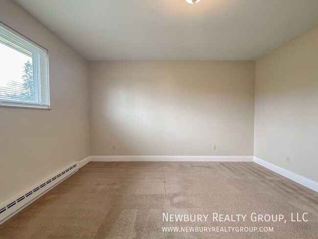 Building Photo - 1 Sunbury Estates