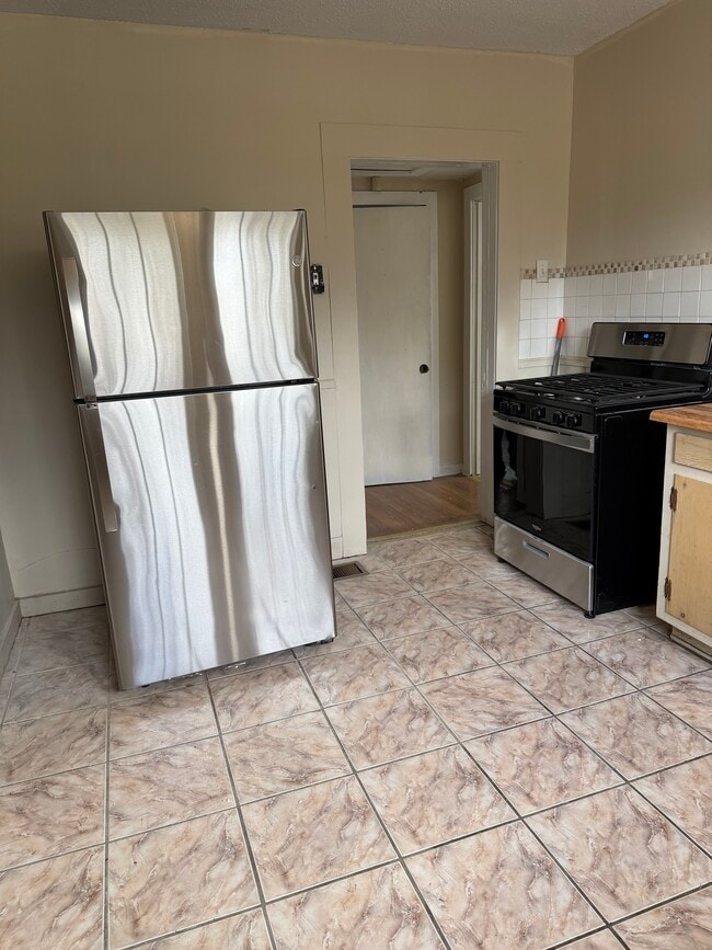 Building Photo - 2900 Dawson Ave SW