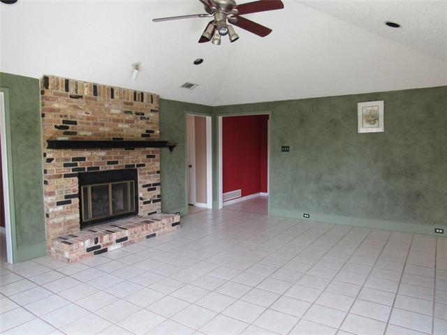 Building Photo - 2312 Blue Cypress Dr