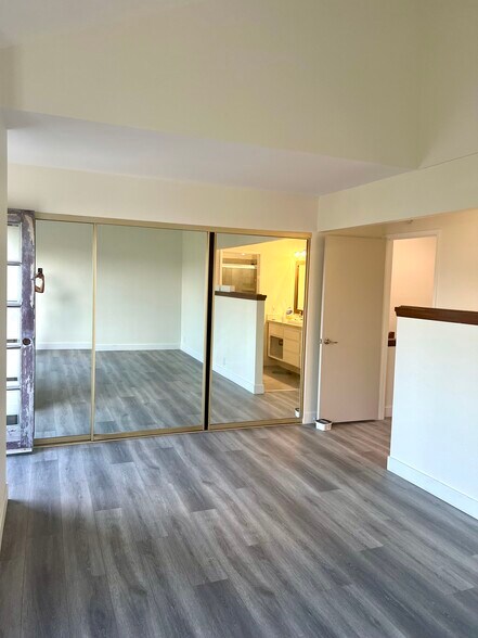 Building Photo - 6665 Canyon Rim Row