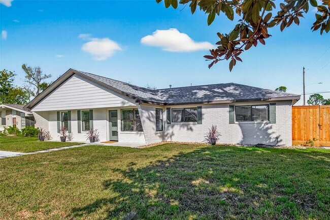 Primary Photo - 9242 Autauga St