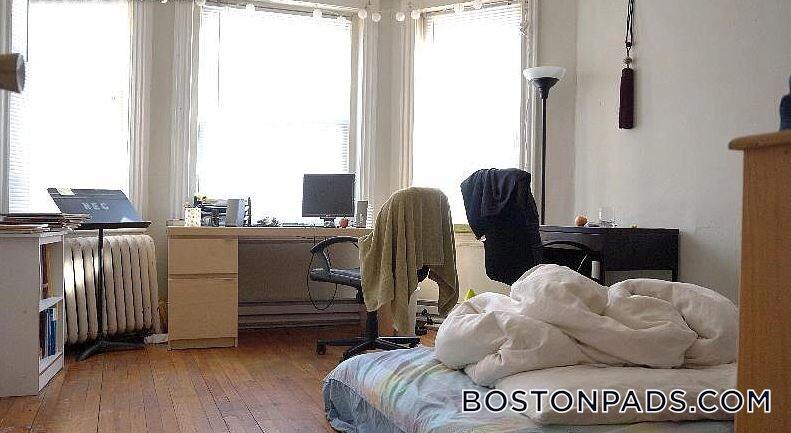 Building Photo - 55 Park Dr