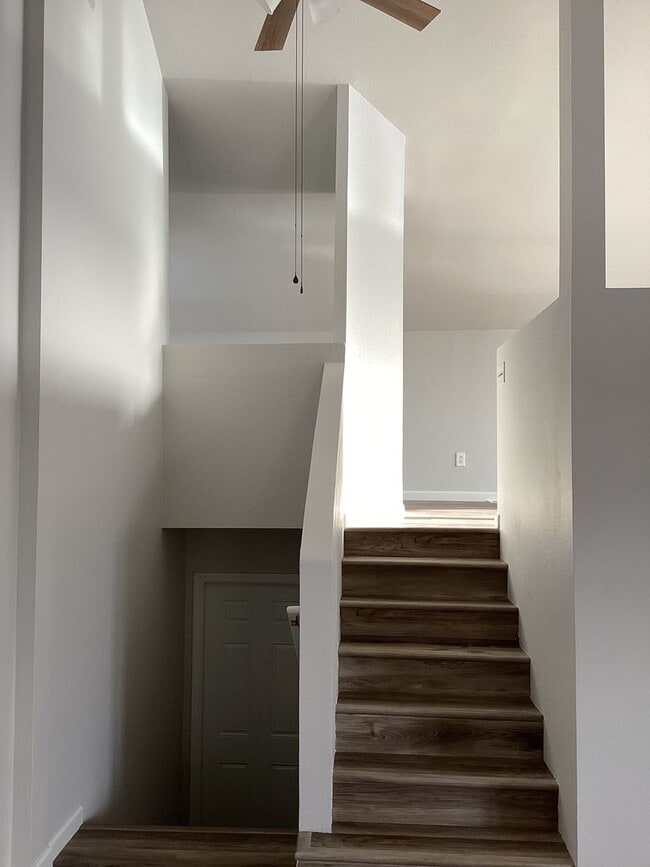 Building Photo - Newly Remodeled 3 Bedroom House in Belgrade
