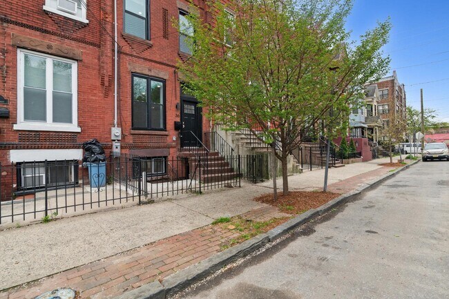 Building Photo - 36 Park St