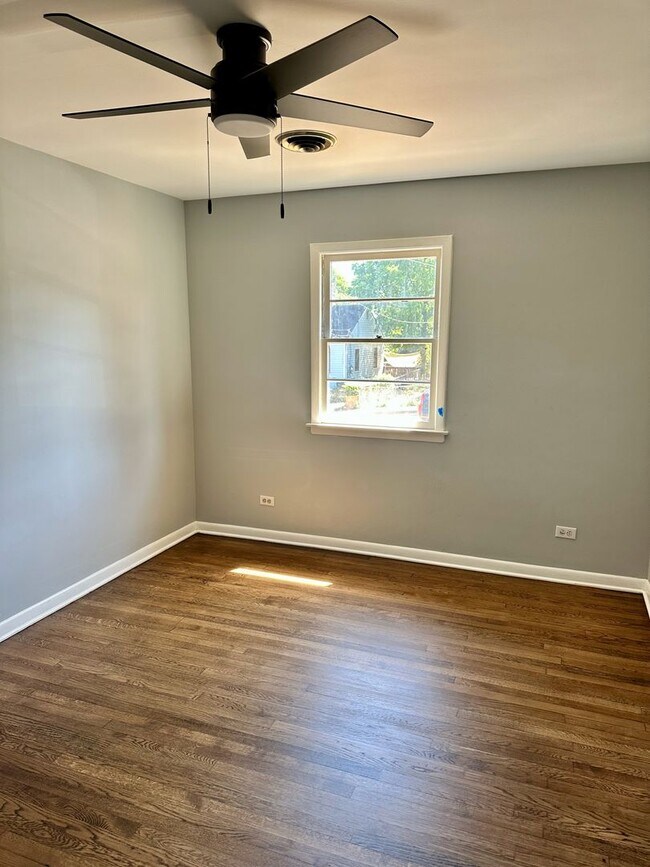 Building Photo - 203 Palatine Ave