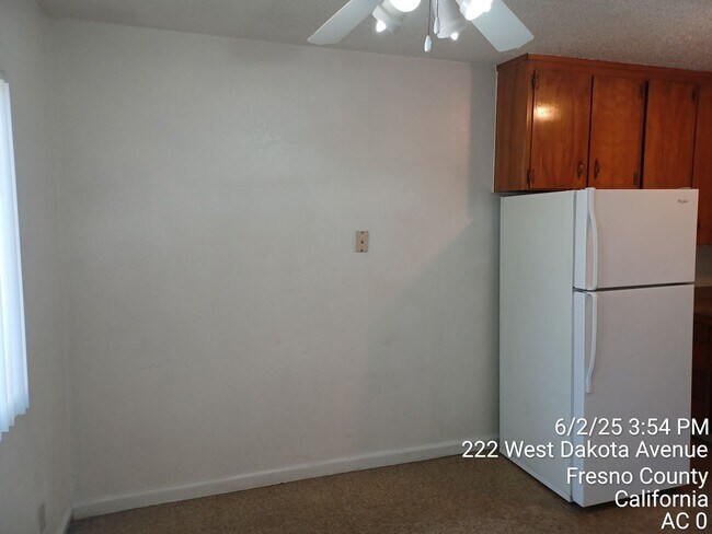 Building Photo - Garden Square Apartments   3 Bedroom, 2 Bath