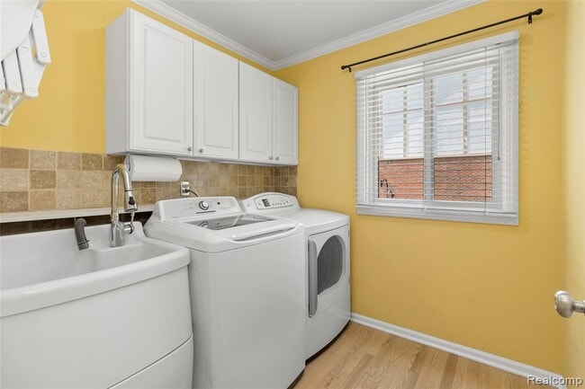 Building Photo - 5648 Whitfield Dr