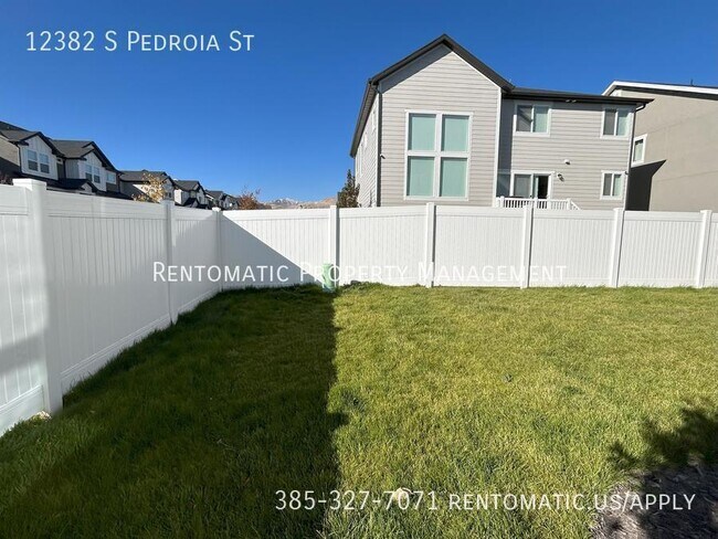 Building Photo - 12382 Pedroia St